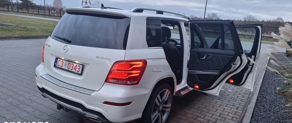 Mercedes-Benz GLK cena 99900 przebieg: 127980, rok produkcji 2015 z Skępe małe 704